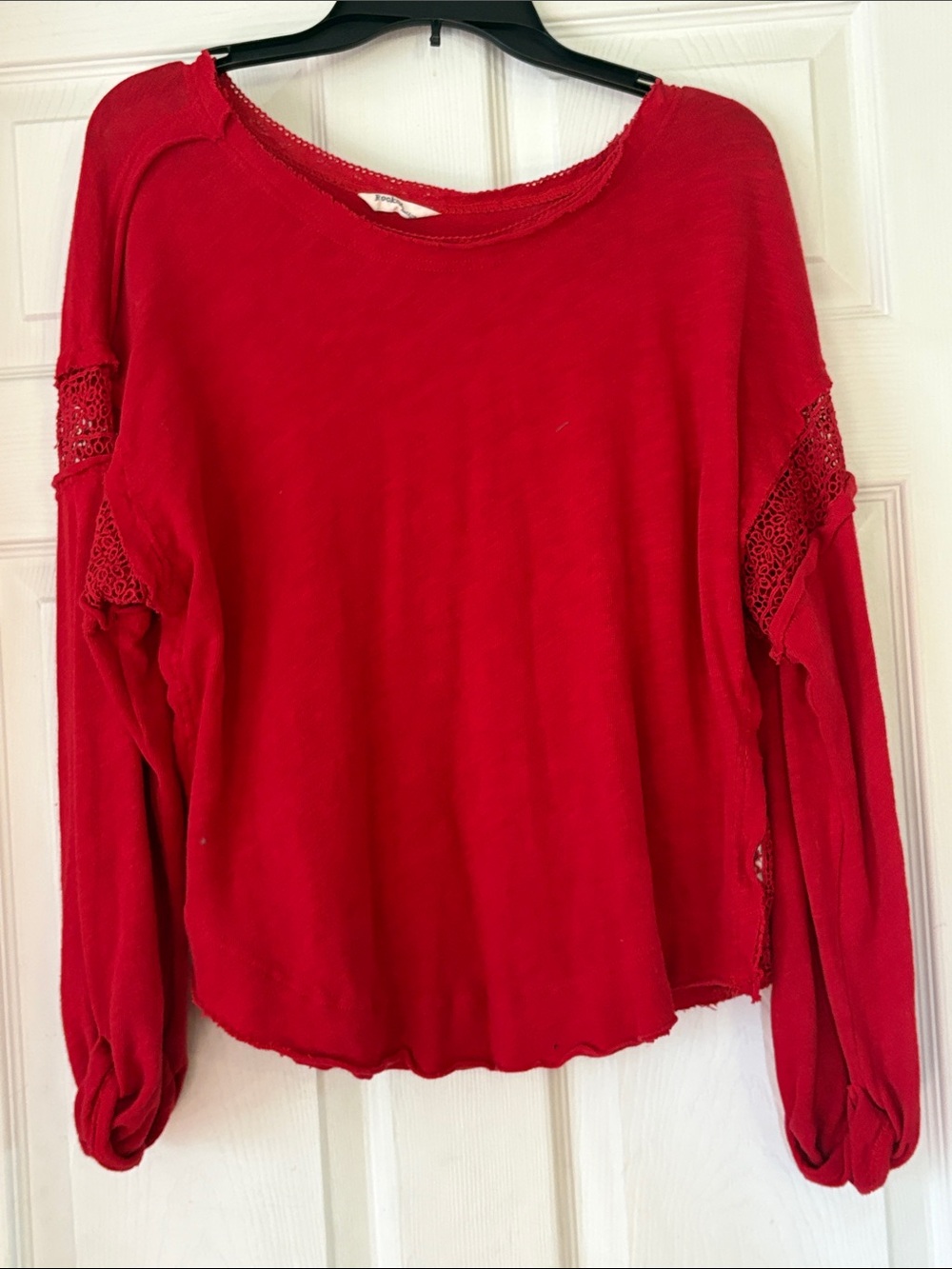Women’s Red Lace-Trim Long Sleeve Pullover Top